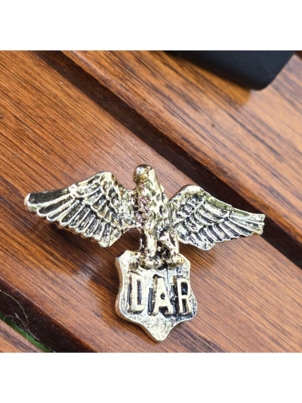 Daughters of the American Revolution DAR Gold Tone Eagle Pin Brooch Vintage HTF - Picture 6 of 10